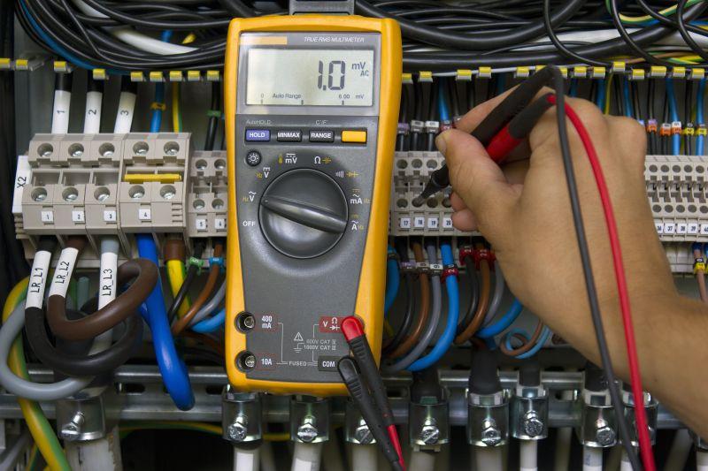 Instandsetzung von elektrischen Bauteilen/ Baugruppen - Fehleranalyse - Messen